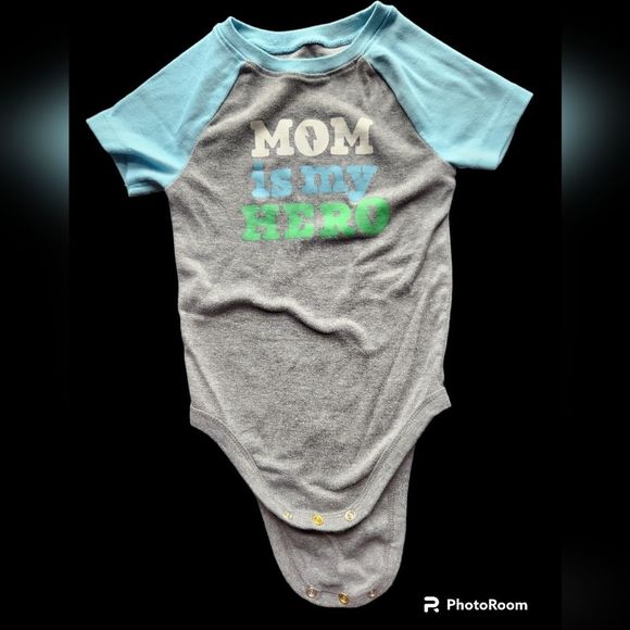 Baby boy onesies size 24mos - Picture 4 of 9